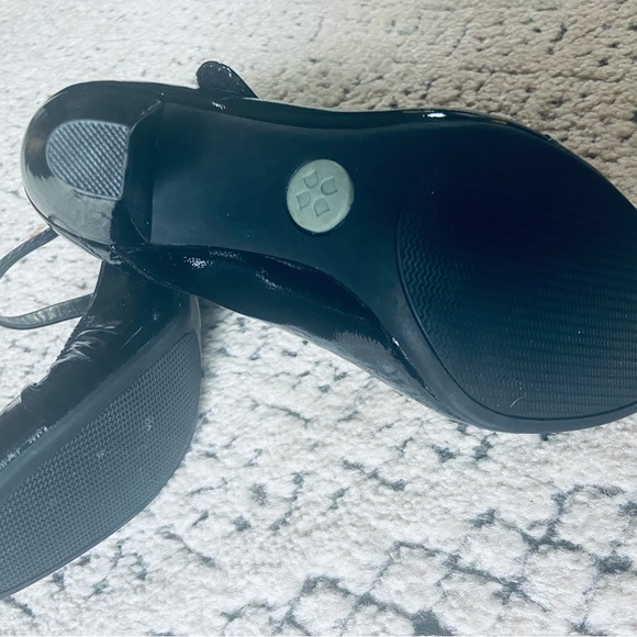 Naturalizer patent leather Mary Jane’s - Picture 5 of 5